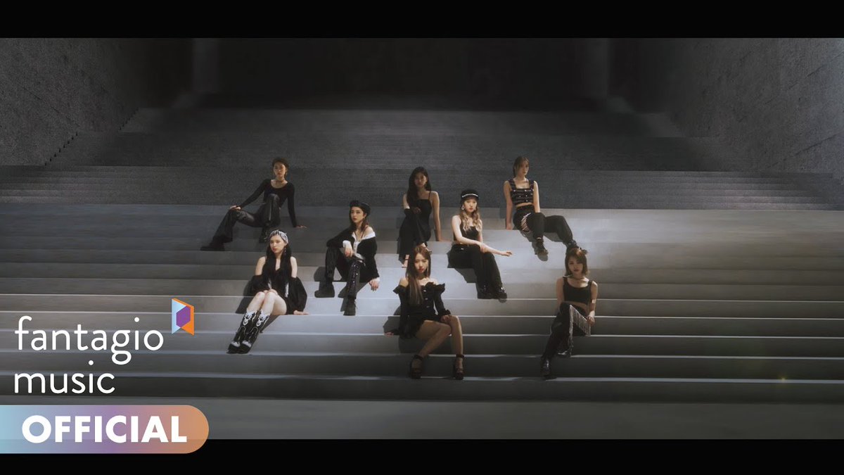 6 years ago today, Weki Meki released their 3rd Mini Album ‘HIDE and SEEK’ with title track ‘OOPSY’
