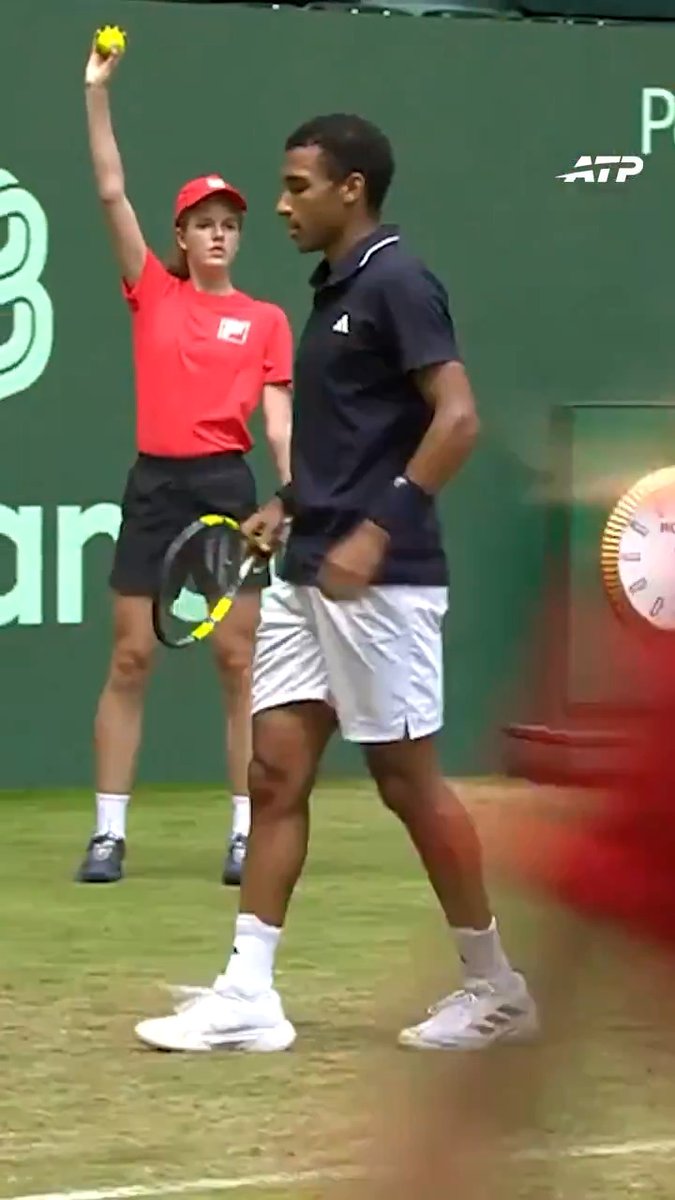That is a special backhand from Fรฉlix AugerAliassime ๐ซก TERRA WORTMANN OPEN | #TWO26