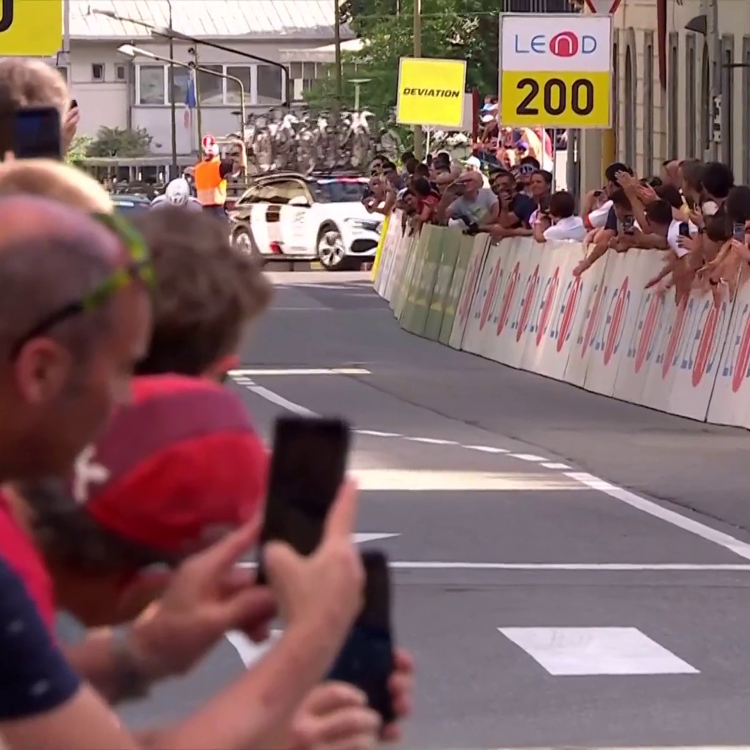 LE RÉCITAL DE POGACAR ! Après un raid solitaire de 69 kilomètres, Tadej Pogacar remporte la première étape du Tour de Suisse. Le #TourdeSuisse est à suivre sur Eurosport via HBO Max