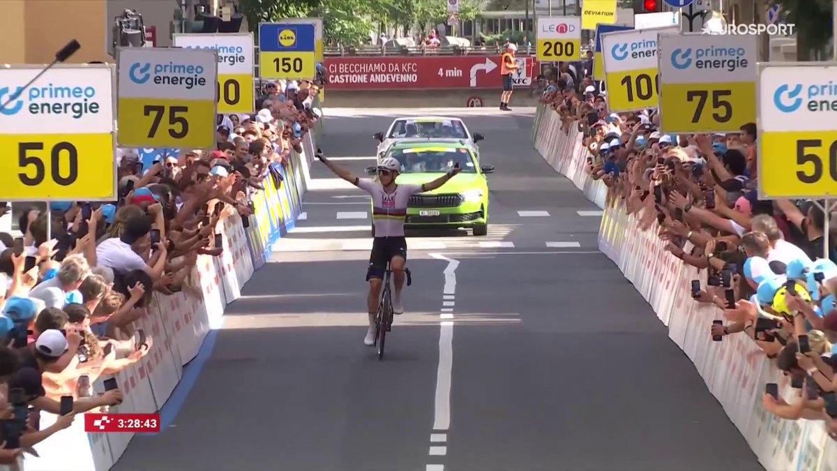 🔥 PERFORMANDO DESDE EL PRINCIPIO 🔥 Tadej Pocagar gana la primera etapa en Suiza tras marcharse 70km en solitario y suma la victoria nº118 de su carrera #tourdesuisse