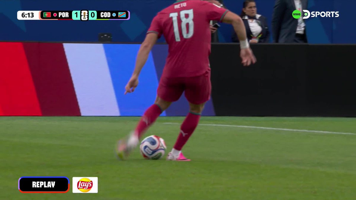 ¡JOÃO NEVES PUSO EL 1-0! Mediante un cabezazo, el volante del PSG puso en ventaja a Portugal ante Congo a los 6 minutos del primer tiempo.