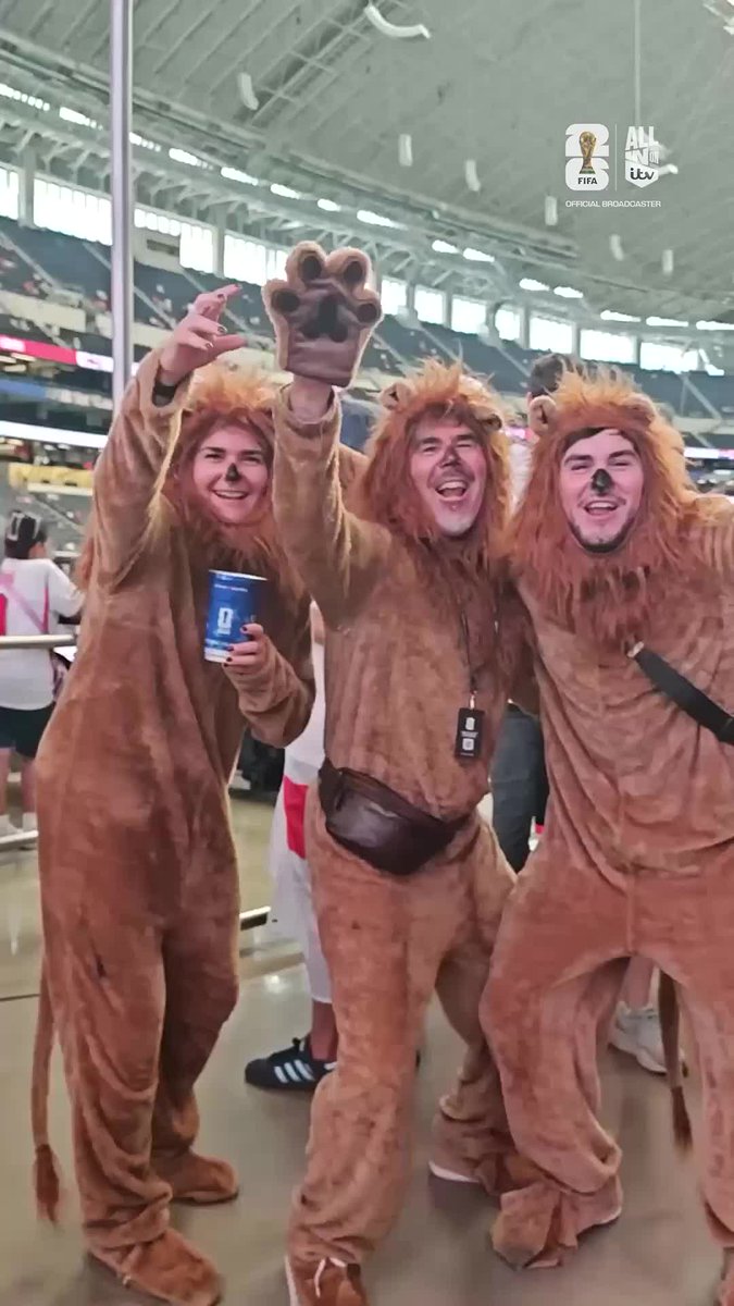 The Three Lions have arrived 🦁 Fans get the paw-ty started ahead of England’s opener against Croatia