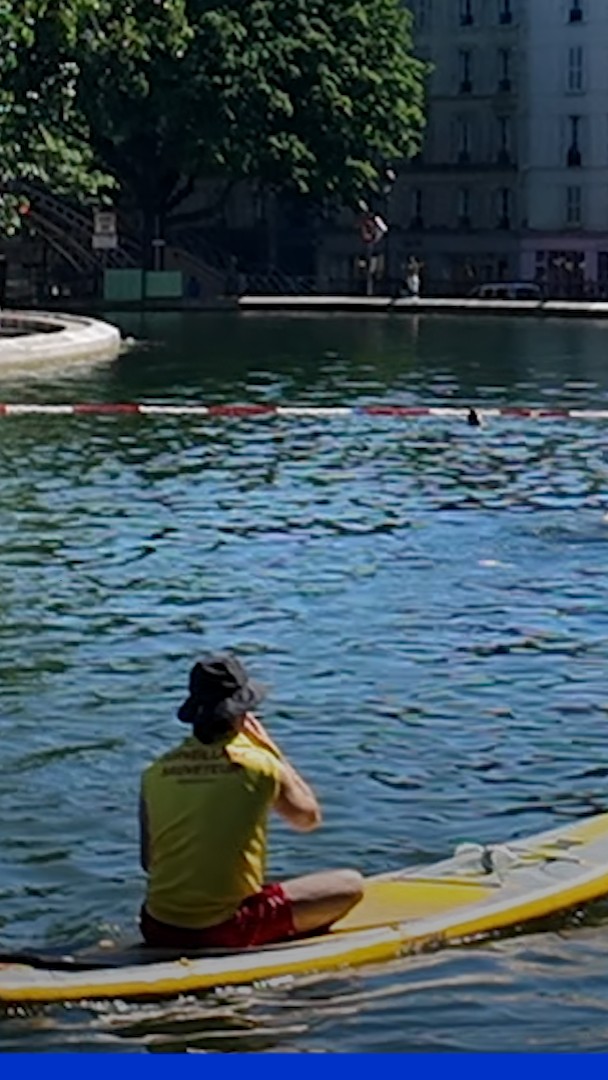 La baignade devient autorisée à certains endroits dans le canal Saint-Martin à Paris