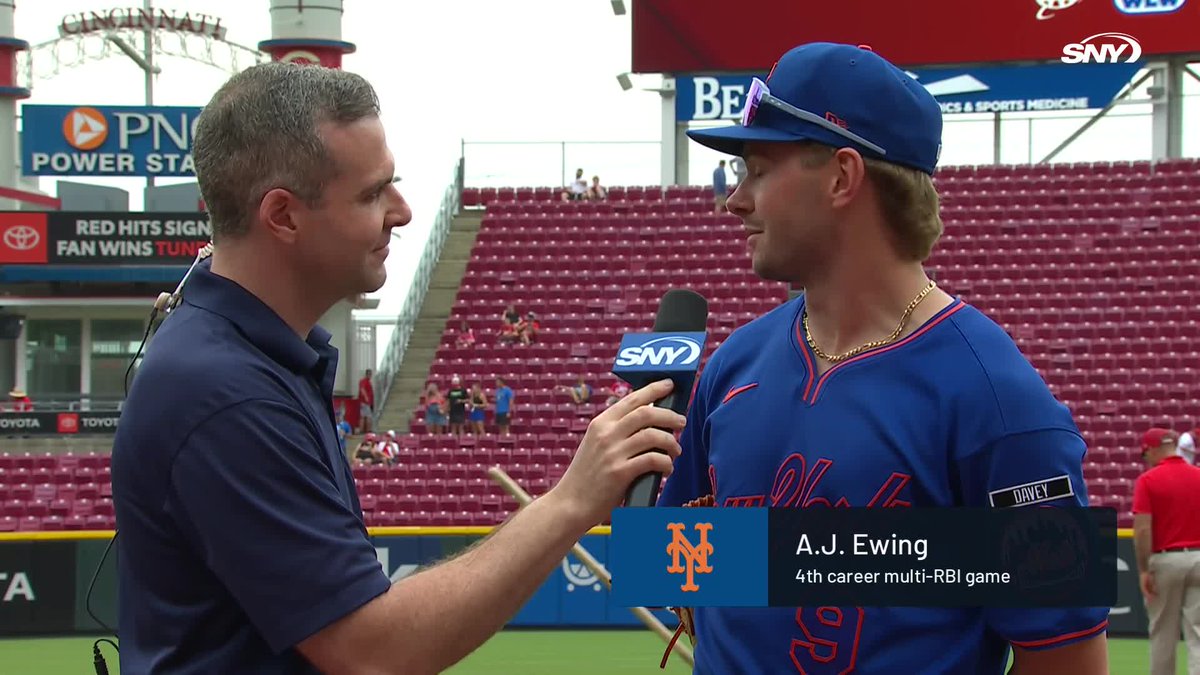 "Everyone that's from Cincinnati pretty much loves it, so I think you might be the odd man out here on this one" A.J. Ewing talks with Steve Gelbs about the Skyline Cheese Coney 😂