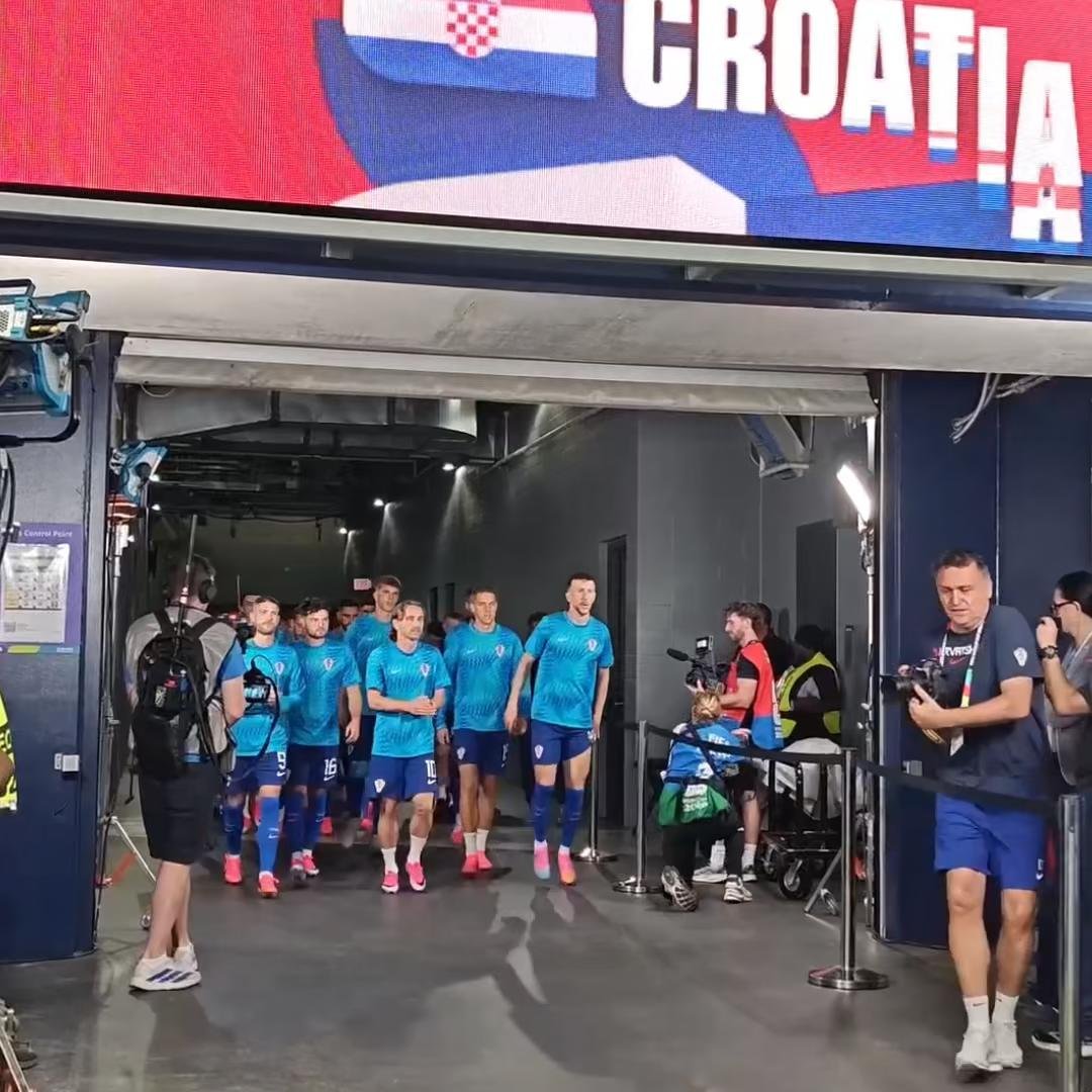 Kane and Modrić lead the way. 🏴🇭🇷 Find out where to watch the #FIFAWorldCup! 👇