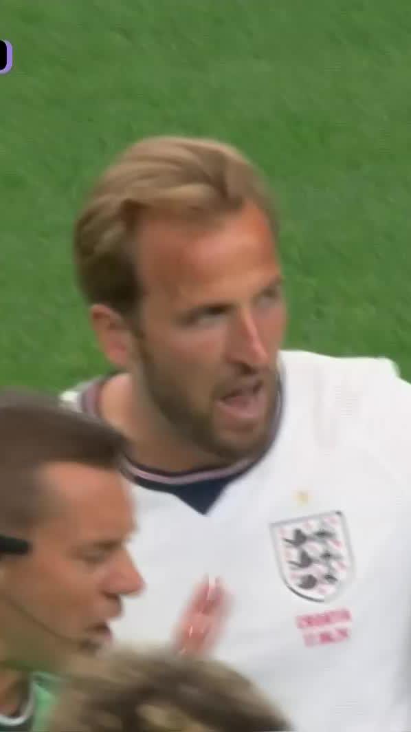 A big call by the referee 😲 Harry Kane retakes his penalty after Dominik Livaković's massive save 🔄️ 📺 Stream #FIFAWorldCup2026 on DStv: