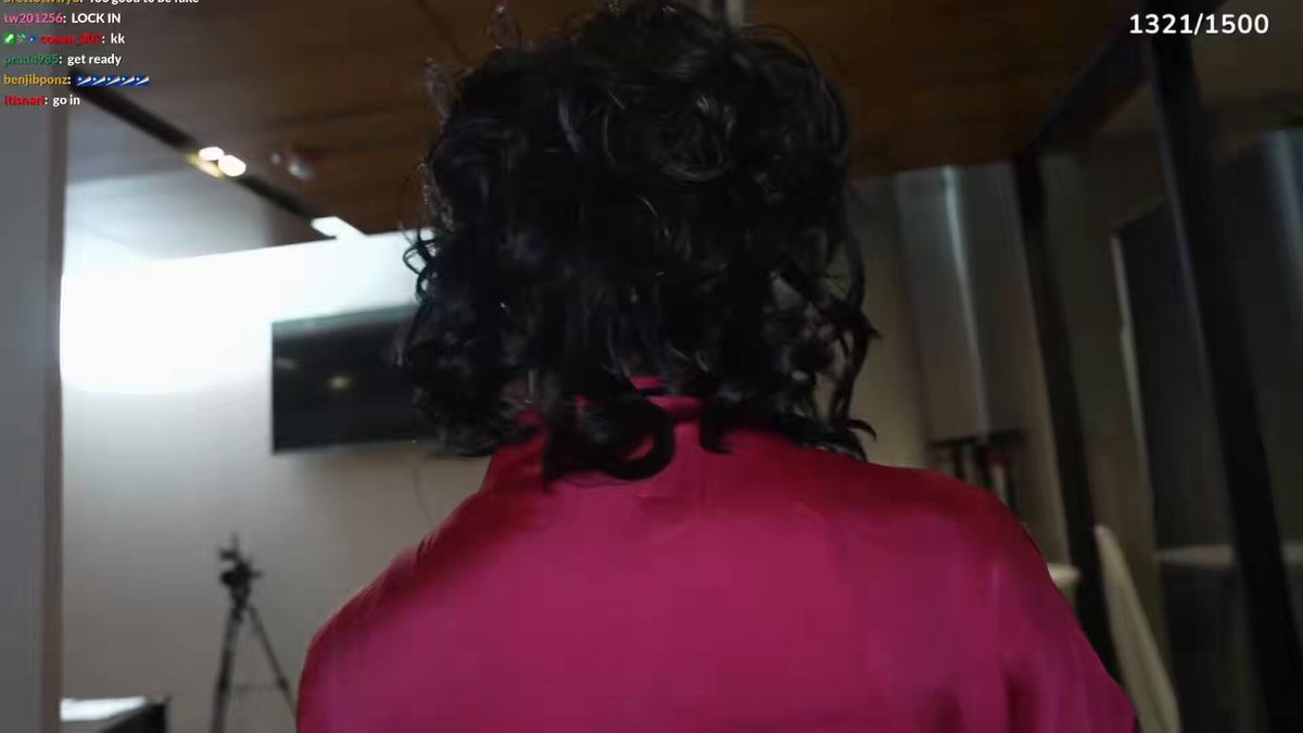Kai Cenat broke character after Tota came into his Streamer University interview dressed up as a female teacher 😭😭
