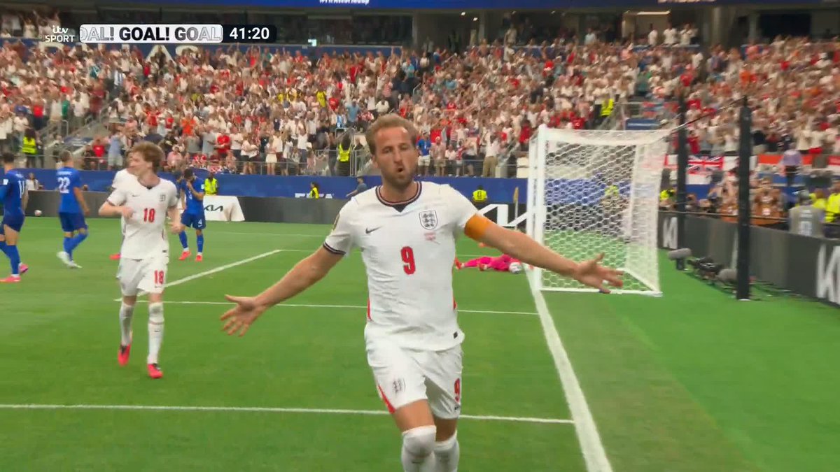Our skipper is now level with Gary Lineker for goals scored at a FIFA World Cup for England! 🙌 Harry Kane