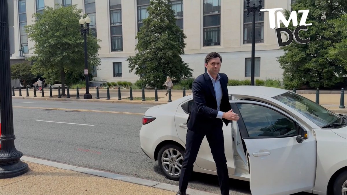 😳 Senator Jon Ossoff is clapping back at Donald Trump after the president attacked him on Truth Social, calling him a "failed Dumocrat" and referring to him as "Os(jerk!)off." 🎥: Jacob Wasserman