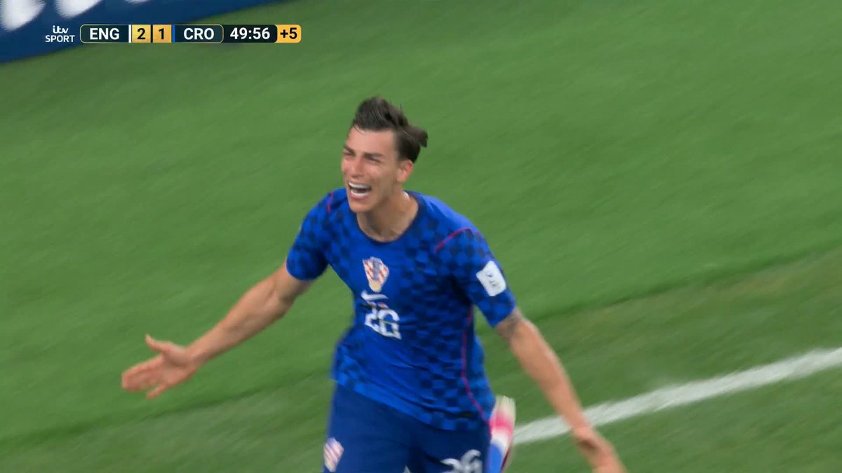England switch off, and Croatia capitalise 👊 Petar Musa pounces right at the end of the first half!