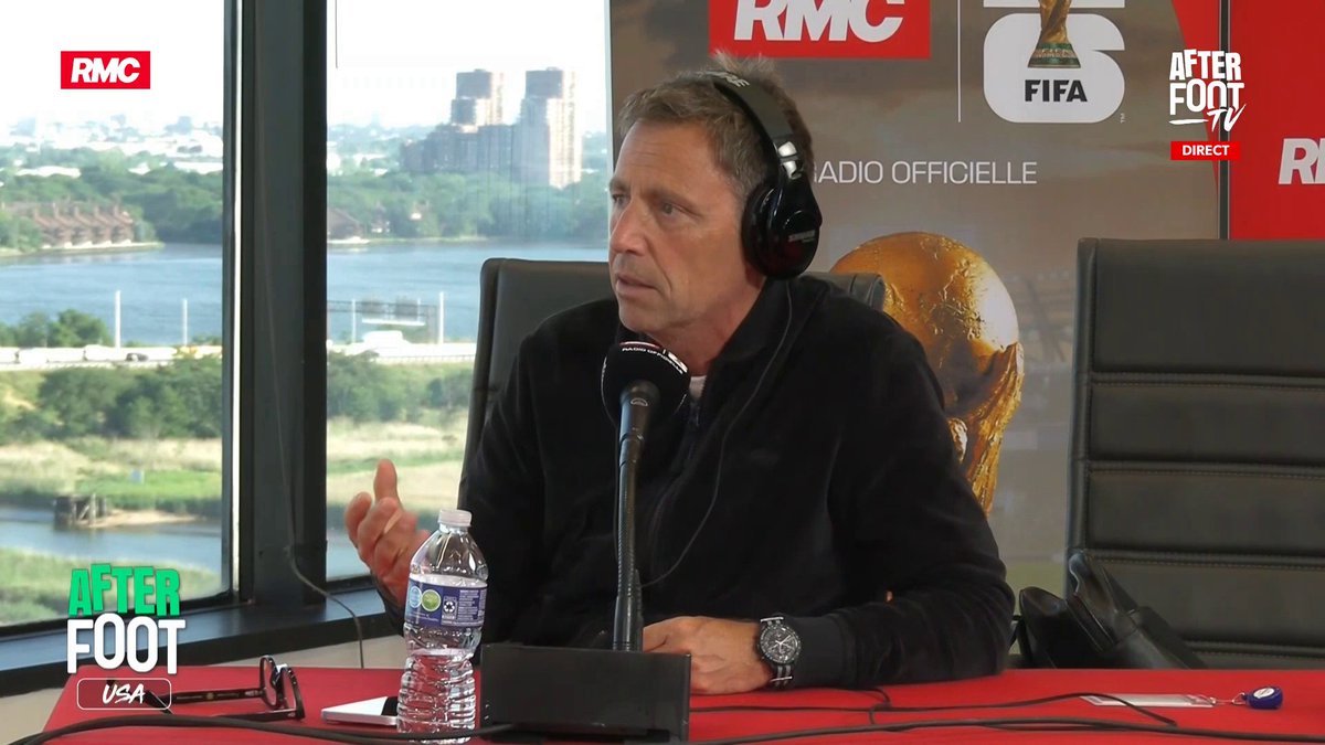 🗣💬"Avec tout ce qui nous a déjà montré, on a encore trouvé le moyen de tomber sur le cul ! C'est incroyable, juste fou d'être époustouflé par Messi à 40 ans. Ses coéquipiers croient encore en lui" Daniel Riolo stupéfait par le triplé de Messi contre l'Algérie.