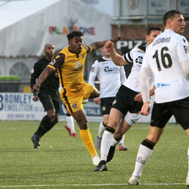 From Sutton to the world 🌍 A sign of things to come as Brandon Thomas-Asante struck his third ever senior goal in spectacular fashion - eight years ago in amber and chocolate 😮‍💨🚀