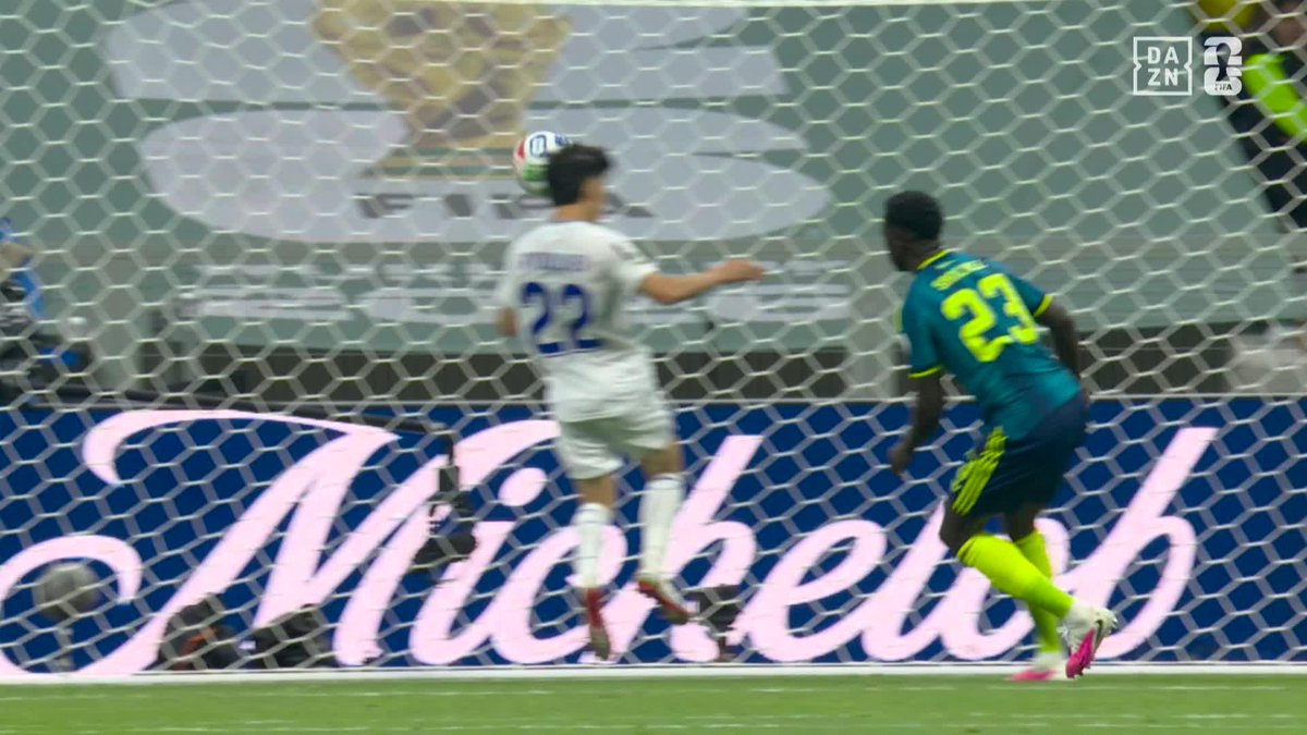 歴史の1ページ ウズベキスタン W杯初ゴール ファイズラエフのヘッドで同点へ 🏆️#FIFAワールドカップ グループK 🆚ウズベキスタン×コロンビア 📱#DAZN ライブ配信中 #本気で楽しむならDAZN
