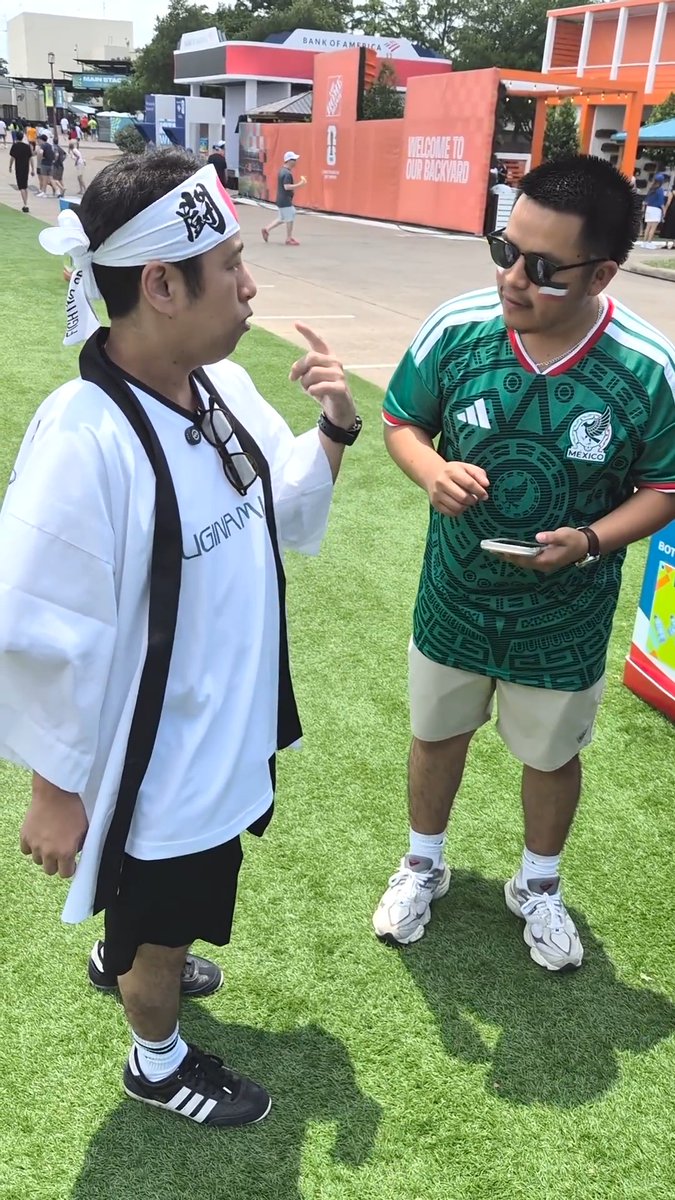 再びのにらめっこ対決🤪💥 今回のお相手は…!?👀 ウエストランド井口さんが挑む もう一つのワールドカップ🏆🌎 現在3戦を終え2勝1敗の井口さん、 今回はメキシコ人とにらめっこ対決🇲🇽🌮 とっても陽気なメキシコ男性相手に 今回こそ笑いをこらえて勝ち星となるか!?😲 目指せ48か国撃破✊ 皆さんからの応援コメントも大募集💬 #井口世界を獲る をつけてポストしてください📱 🏆FIFAワールドカップ2026 📺DAZNは全104試合をライブ配信 #本気で楽しむならDAZN ウエストランド井口