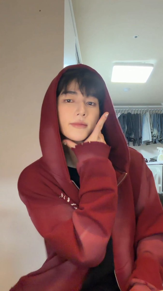 Umm sugar 😘😉🍭 🔗 #AND2BLE #앤더블 #ZHANGHAO #장하오 #AND2BLE_Curiosity #AND2BLE_SugarRush