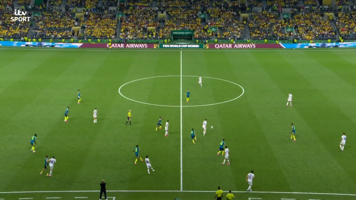 Look at those pure LIMBS when Luis Diaz scores. Simply unreal. The camera shake, wow! 🤩 Genuinely nothing compares to the World Cup.