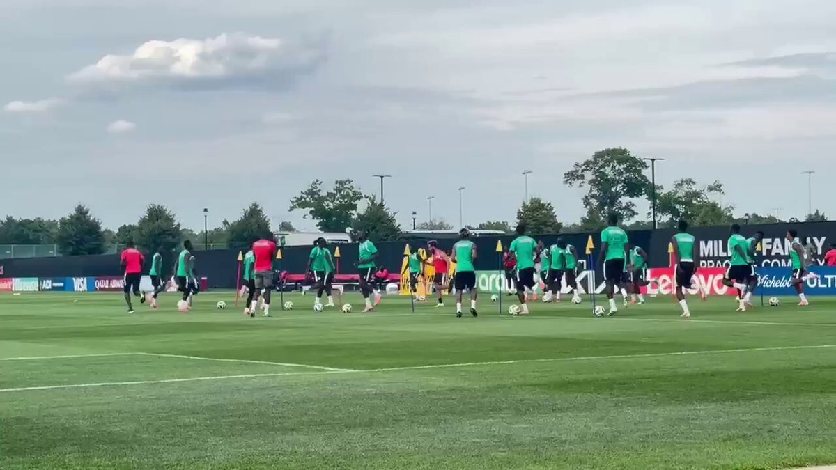 Rien est perdu. Il faut oublier le match contre la France. Tirer froidement les leçons. Se remettre sereinement au travail avec beaucoup plus de rigueur et de concentration.