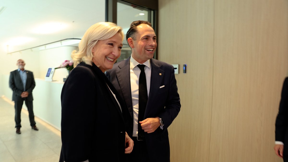 Très heureuse d’être aujourd’hui à Bruxelles, avec mon ami Tom Van Grieken, président du Vlaams Belang, pour rencontrer l’ensemble de nos alliés européens. À l’heure où nous enregistrons de véritables victoires politiques au Parlement européen, le groupe des Patriotes pour l’Europe, troisième force de l’hémicycle, est plus que jamais incontournable.