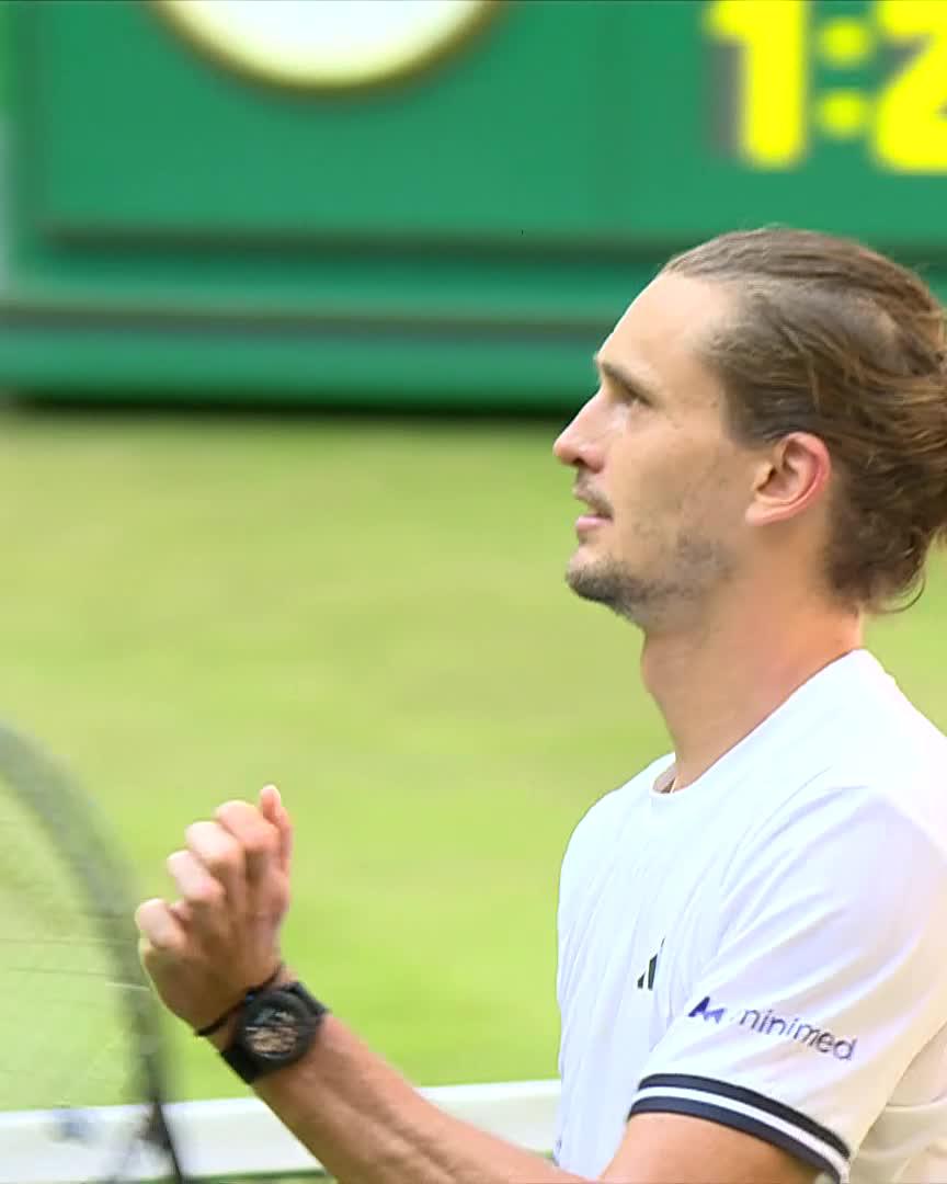 Record-breaking win for Sascha 👏 Alex Zverev beats Hanfmann 6–3 7–6(4) to reach 122 ATP 500 wins, the most ever #TWO26