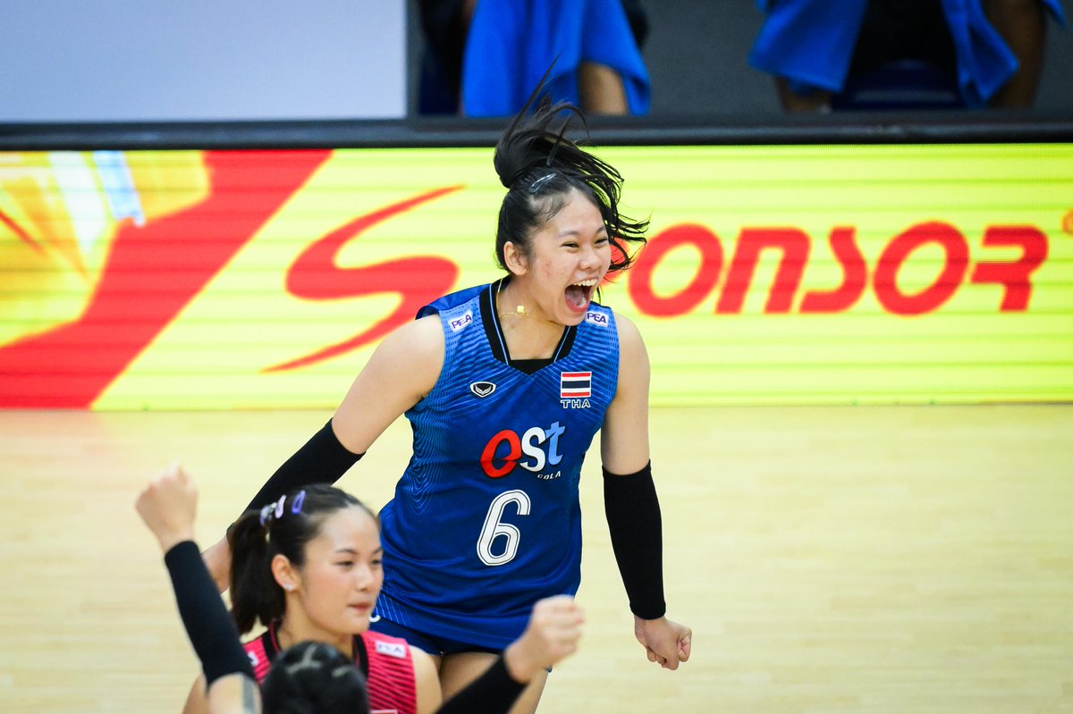 #VNL2026 Bangkok dreamed it. Thailand made it happen. ๐น๐ญ๐ฅ Driven by an incredible home crowd, Thailand defeated Bulgaria ๐ง๐ฌ 3-0 at the SPONSOR Womenโs VNL 2026 โ Bangkok presented by Hatari. ๐บ Watch the replay on VBTV: ๐ #BePartOfTheGame #Volleyball