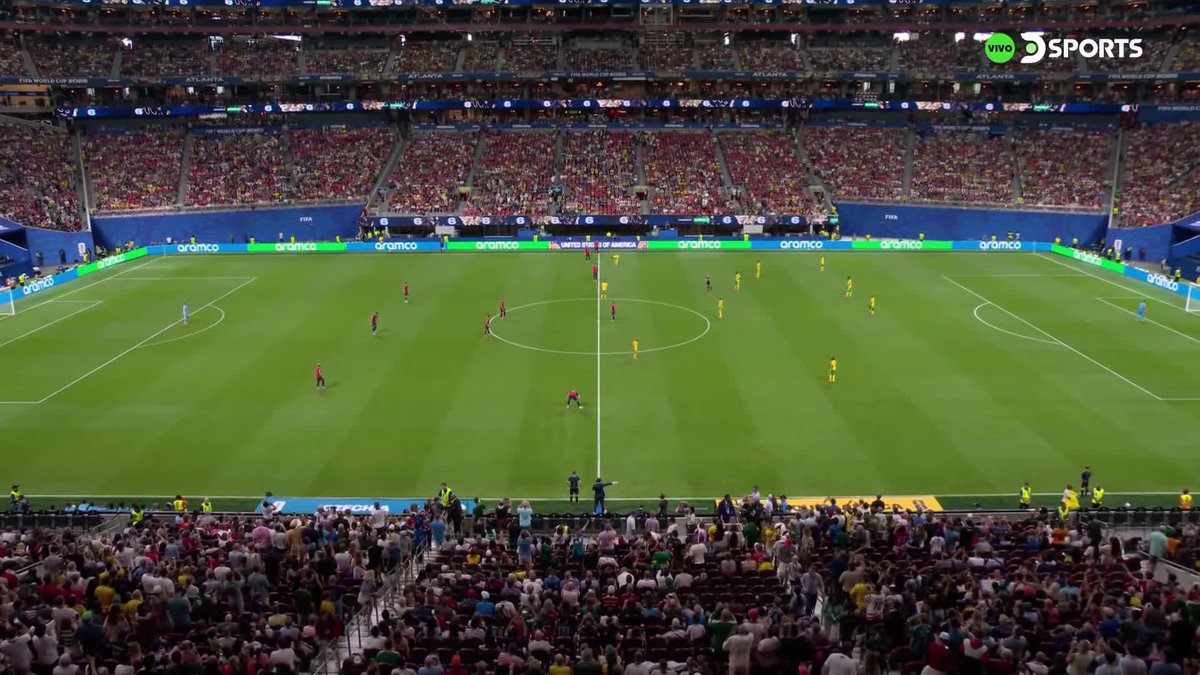 PARECE QUE LA CÁMARA MOLESTA 😡❌📹 Imperdible reacción de Miroslav Koubek, DT de Chequia, ante la presencia del camarógrafo en la previa del partido. #MundialEnDSPORTS #FIFAWorldCup