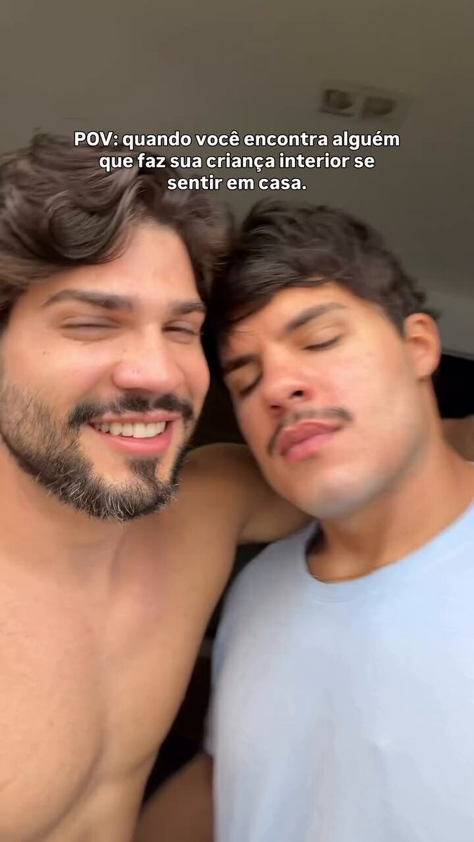 طريقة تواصلهم مع بعض تضحكني😂🏳️‍🌈
