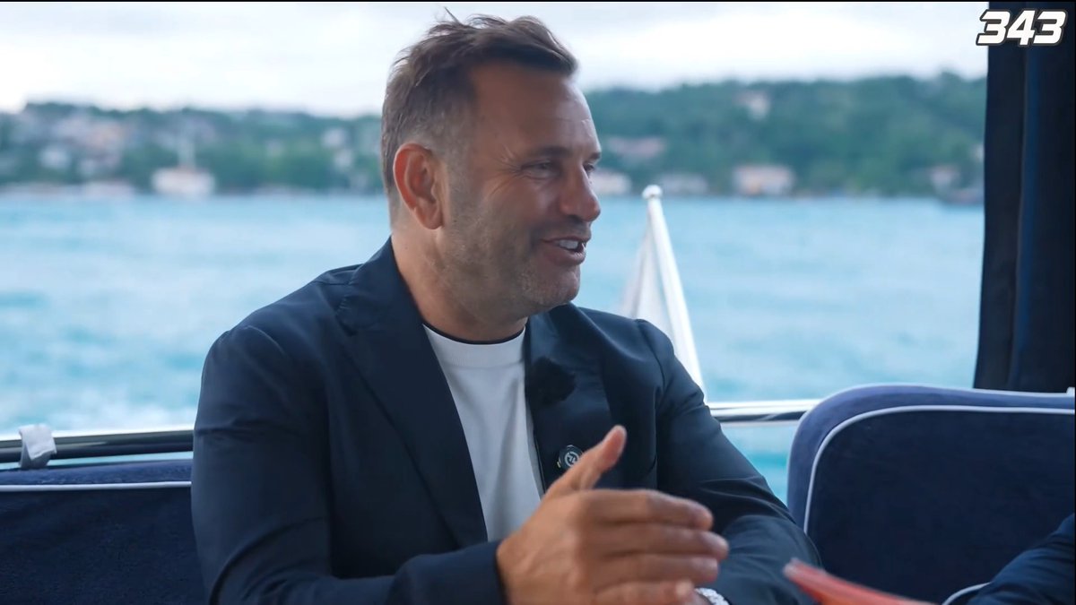 Okan Buruk: "Yakında başlar yine 'Geliyoruz' röportajları (Gülerek)."