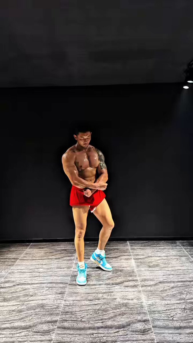三店终于开始试营业了，忙完了