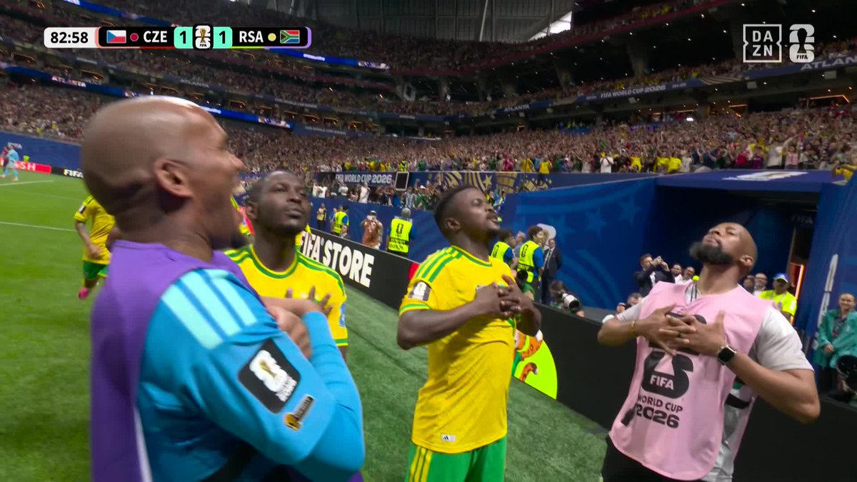 🔥🇿🇦南アフリカ代表がW杯で16年ぶりに得点 ゴールパフォーマンスはダンスではなくロナウド #ワールドカップ