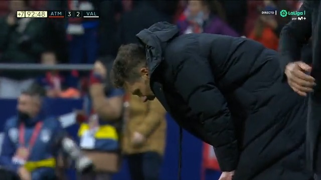 Qué mejor día que el del cumpleaños de Mario Hermoso para recordar la celebración de aquel gol que marcó al Valencia de enero de 2022 y que sirvió para cerrar la remontada 3-2...