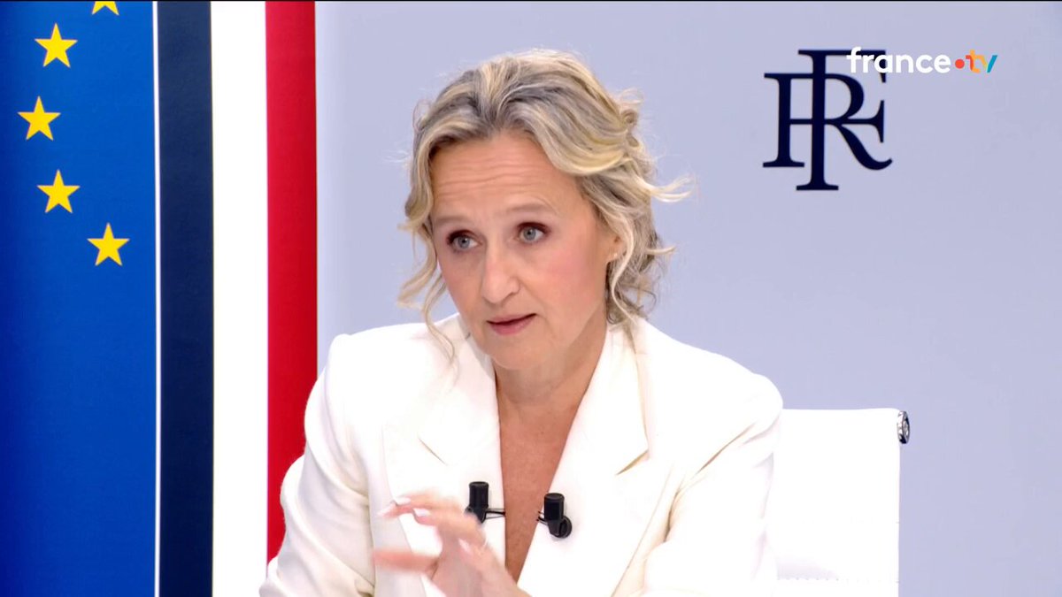🇫🇷 "LA FRANCE EST FORTE ! La France a des armées plus fortes, une diplomatie plus forte et une croissance consolidée supérieure à l’🇩🇪 et l’🇮🇹. Depuis sept ans, la France se réindustrialise, elle est leader de l’IA en Europe. Elle est aussi un leader énergétique." Emmanuel Macron
