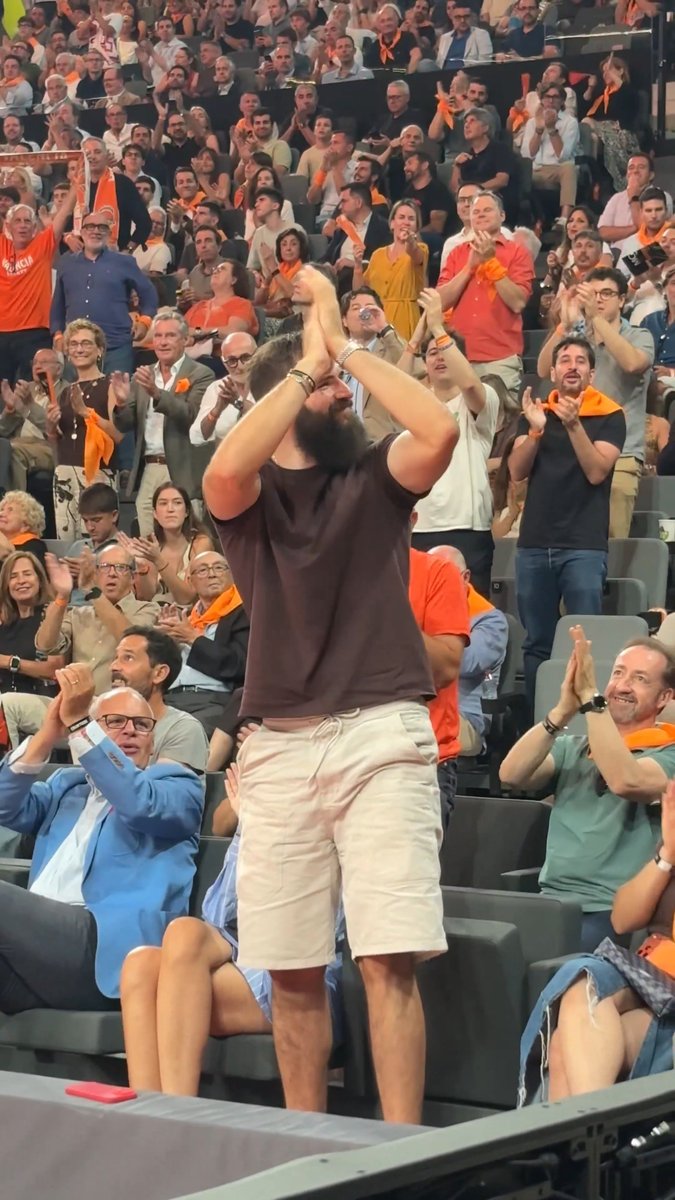 Familia Taronja, DUBI está en la casa 🧡