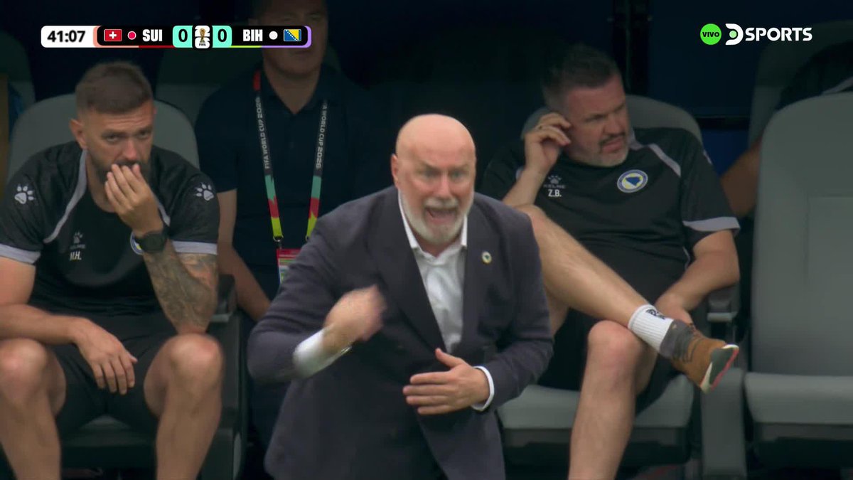 El enojo de Sergej Barbarez, DT de Bosnia. 😡🇧🇦