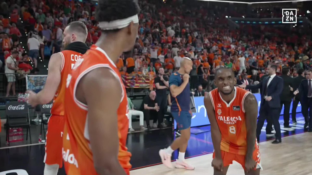 ¡SE QUEDA CORTO! 😱 ¡Valencia Basket tuvo la victoria sobre la bocina de la prórroga... pero el Barça se lleva una victoria agónica! Pone la final a su favor #LigaEndesaxDAZN 🏀