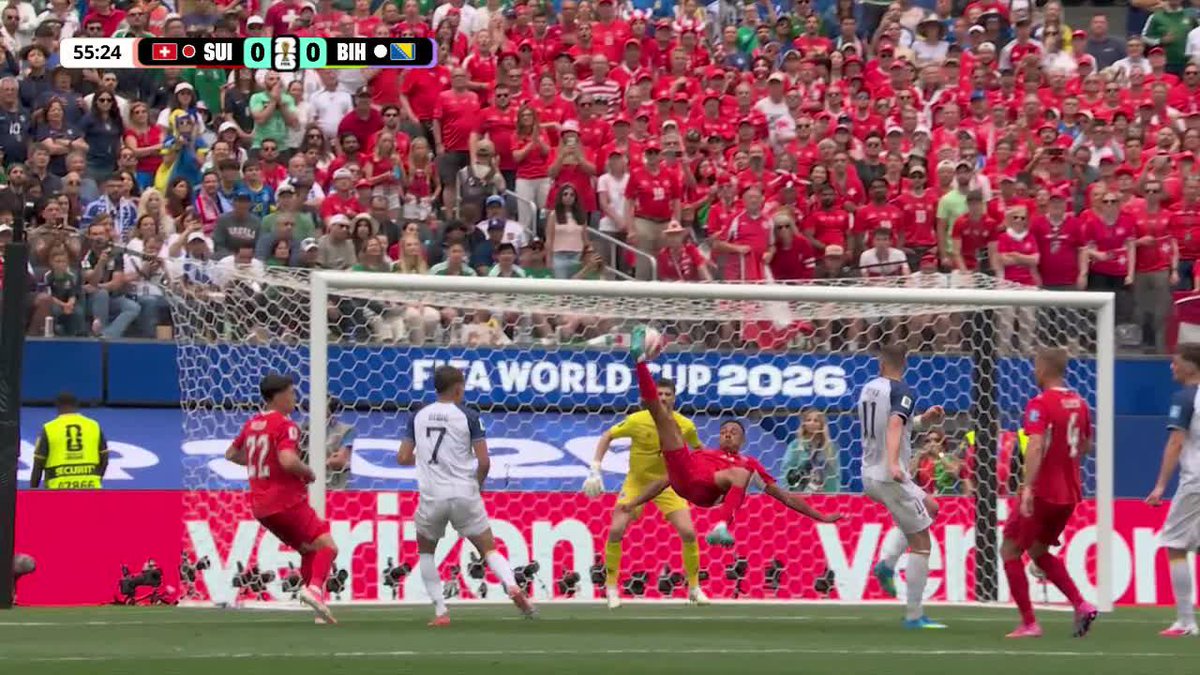 ¡¡ERA EL GOLAZO DE LA COPA DEL MUNDO!! ¡NDOYE CASI CONVIERTE DE CHILENA CONTRA BOSNIA! ⚽ #ESPNMundial 📺 Mirá los mejores partidos de la #FIFAWorldCup por ESPN, en el Plan Premium de #DisneyPlus