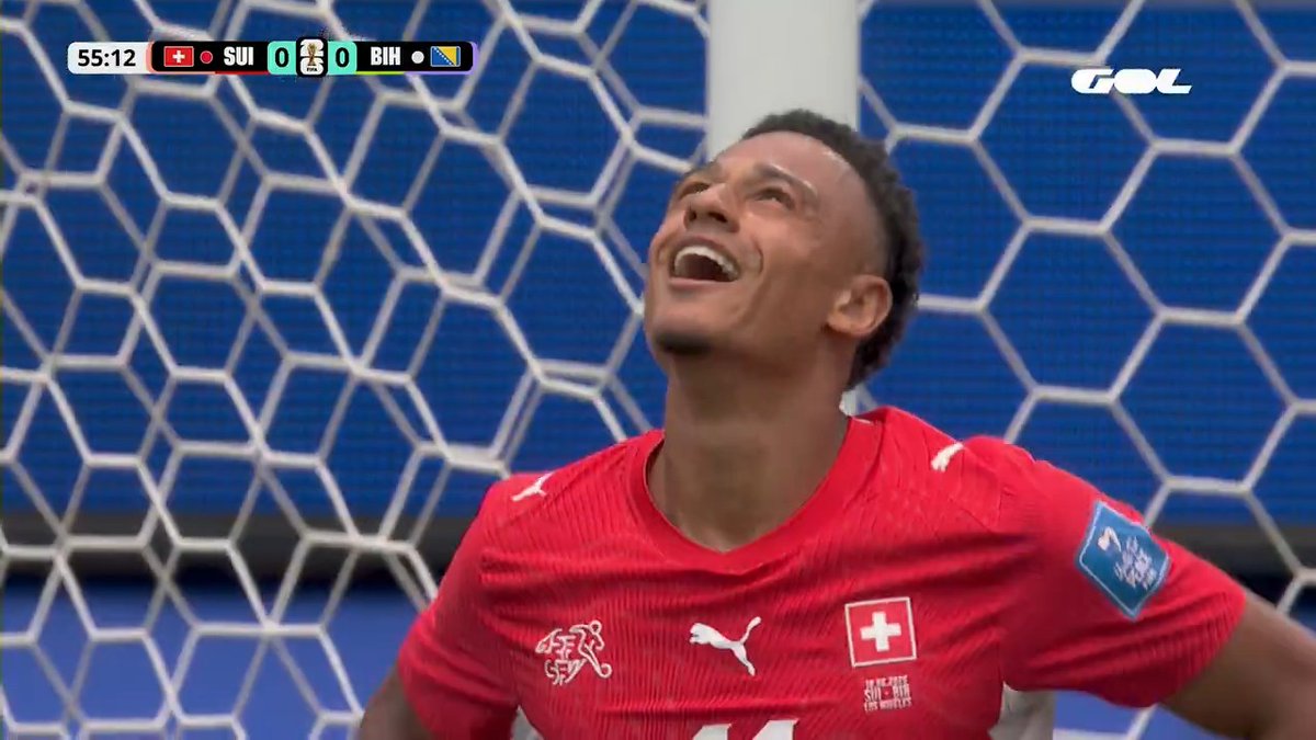 La parada de Vasilj evita lo que era el gol del torneo de Ndoye 😱