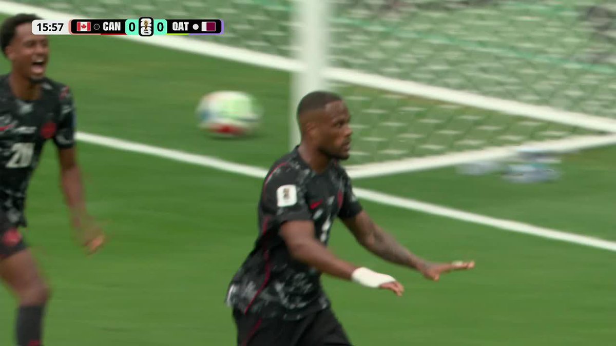 ยกENCENDIDO, CYLE! Larin, delantero de Southampton, capturรณ el rebote y marcรณ el primero de Canadรก ante Qatar. ยกSegundo gol en esta Copa del Mundo para รฉl! โฝ #ESPNMundial ๐บ Mirรก los mejores partidos de la #FIFAWorldCup por ESPN, en el Plan Premium de #DisneyPlus