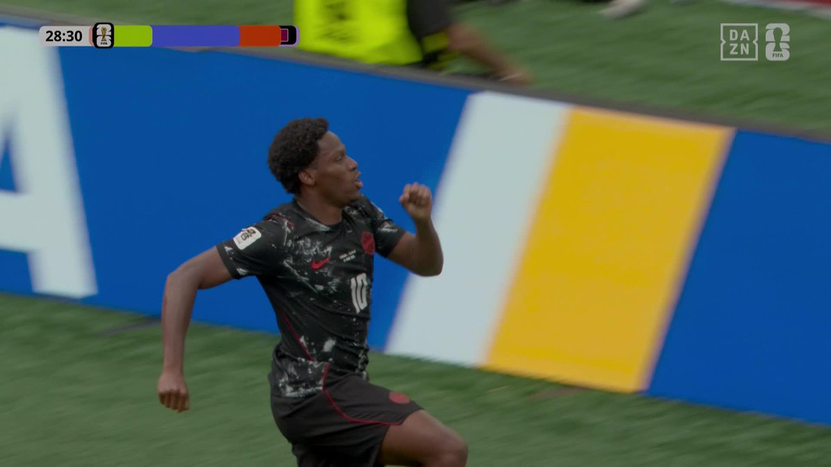 ¿CÓMO LA VAS A ENGANCHAR ASÍ? 😮‍💨🔥 Jonathan David vuelve loco a todo Canadá 🤯🇨🇦 #DAZNMundial #FIFAWorldCup