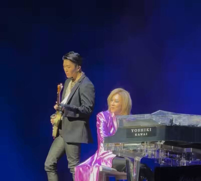 YOSHIKI＆MIYAVIさん ”世界の音楽”を真近で✨️ AI、千葉雄喜さん、&amp;TEAMのファンの方にも楽しんで欲しいって…HYDEや清春、錚々たるメンバーが集まるのも人柄だろうな。みんな頑張ろうねって言ってくれて 最後感極まってるYOSHIKIさんを見てウルウル🥺音楽で世界を救う。 凄く素敵な方でした🥺