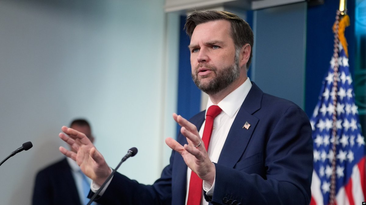 美国副总统万斯(JD Vance)星期四(6月18日)就美伊和平协议举行记者会。他表示，协议已经开始为美国带来实际利益，包括油价回落和霍尔木兹海峡恢复通航。与此同时，万斯强调，伊朗未来能否获得经济利益，将完全取决于其是否履行协议承诺。 相关报道👉