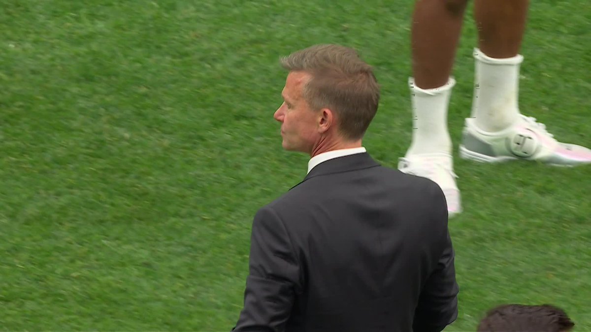 Tensions are high after the final whistle between Qatar and Canada. #FIFAWorldCup
