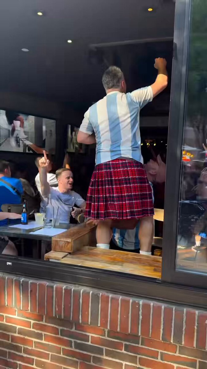 🇺🇸🏴󠁧󠁢󠁳󠁣󠁴󠁿🇦🇷 Los Escoceses hoy en Boston con camisetas de ARGENTINA
