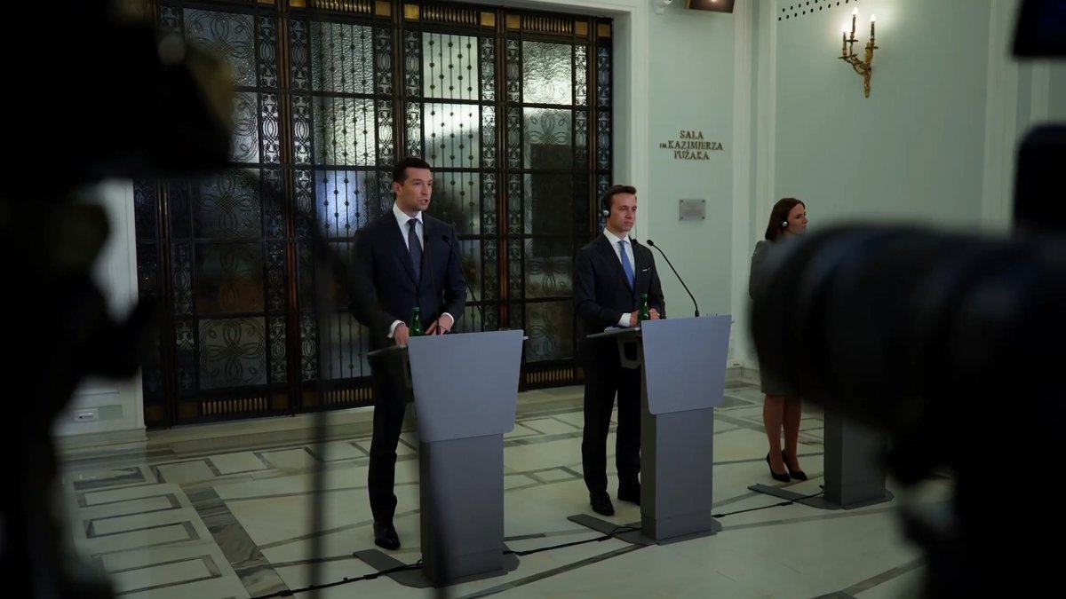 La Pologne fait partie de ces puissances qui feront l'Europe de demain. Cette visite constitue une étape essentielle d'une série de déplacements européens que j'effectue, ponctuée par la rencontre de la plus haute autorité du pays : le président de la République de Pologne.