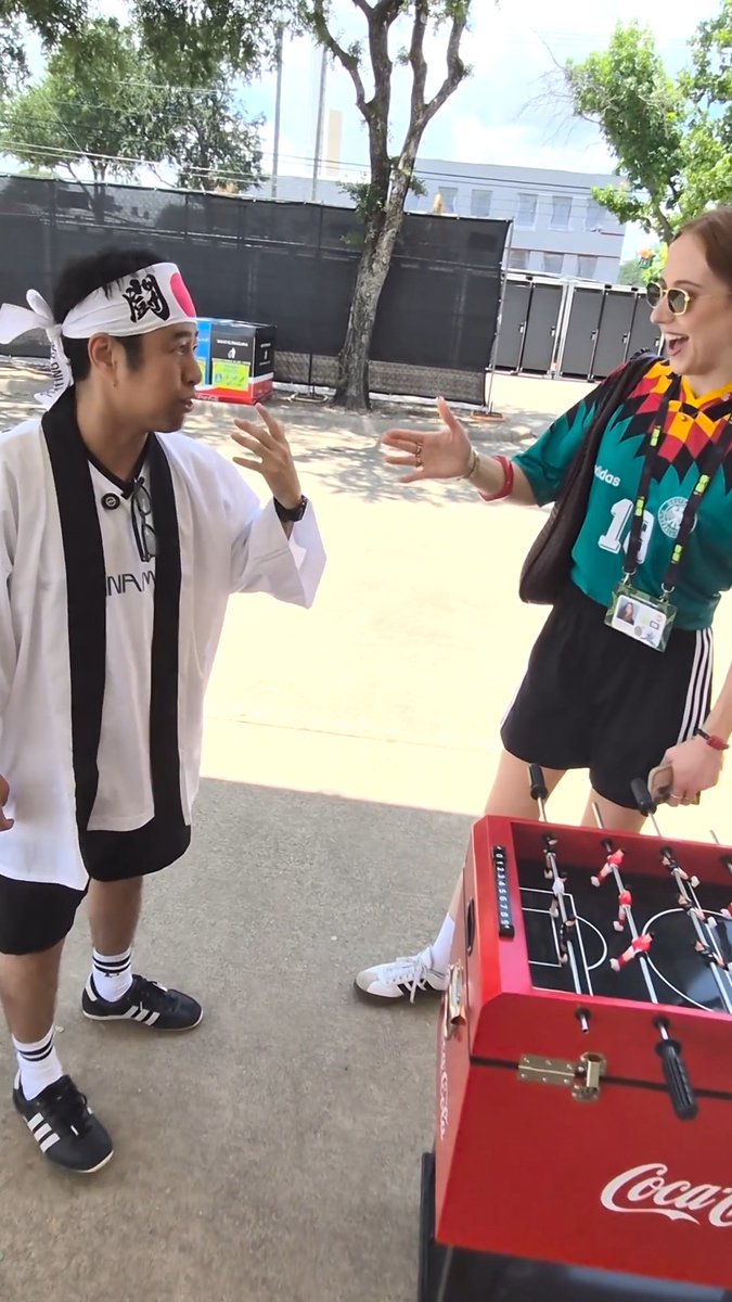 井口さんのもう一つのW杯🏆🌎 今回の対戦国は…!?👀 現在5戦を終えて2勝3敗、 ついに負け越したウエストランド井口さん😮 今回はドイツの女性2名🇩🇪と 募集で集まった企画の中から 「井口さんの年齢当てクイズ」を出題💁‍♀️💡 よく日本人は童顔に見えるといわれるなか 実年齢40代の井口さんは一体何歳に見られるか!?🤔 目指せ48か国撃破✊ 皆さんからの応援コメントも大募集💬 ＃井口世界を獲る をつけてポストしてください📱 🏆FIFAワールドカップ2026 📺DAZNは全104試合をライブ配信 #本気で楽しむならDAZN ウエストランド井口