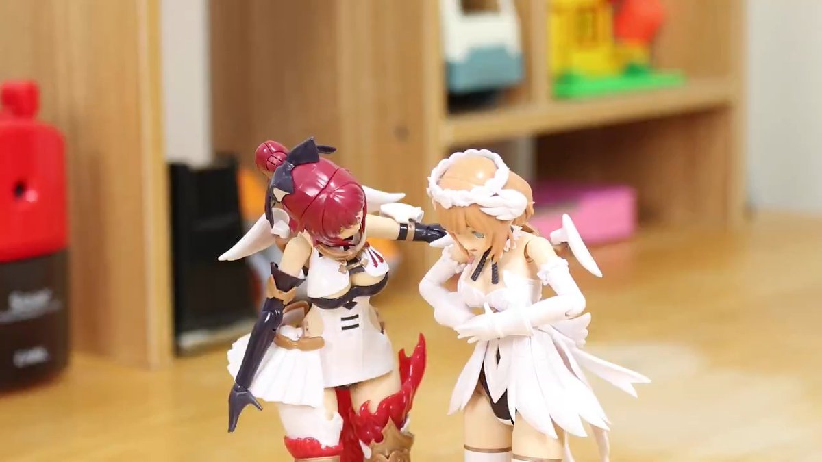 【コマ撮り動画】お腹が空きました… アルカナディア公式YouTubeチャンネルで公開いたしました！ 留守番中のディアーズたち。 遠くの机にお菓子を発見！でもお腹が空いて飛べません… #アルカナディア ⬇️視聴はこちら⬇️