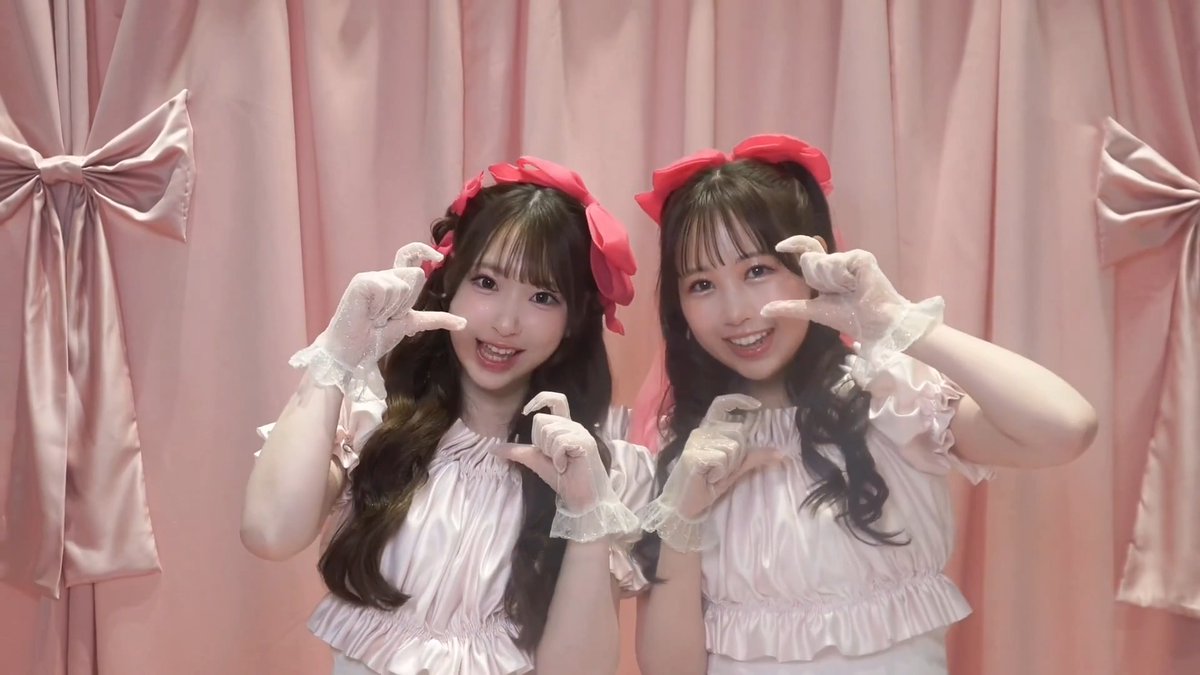 ◤New Release◢ #PiKi の新曲 "Twilight Twilight" がリリース🍑 ⠀ レトロなサウンドとかわいい歌声で 2人だけの世界観を楽しもう✨ ▶︎ ⠀ PiKi #TwilightTwilight