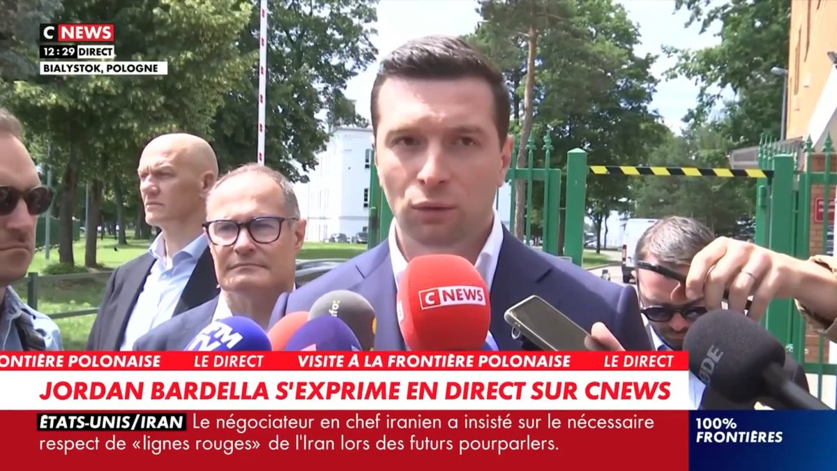 Au lieu de financer des ONG pro-migrants d'extrême gauche, l'Union européenne devrait utiliser l'argent du contribuable pour financer des murs à ses portes, de manière à protéger nos Nations de pressions migratoires exercées, ici, par la Russie et son proxy biélorusse.