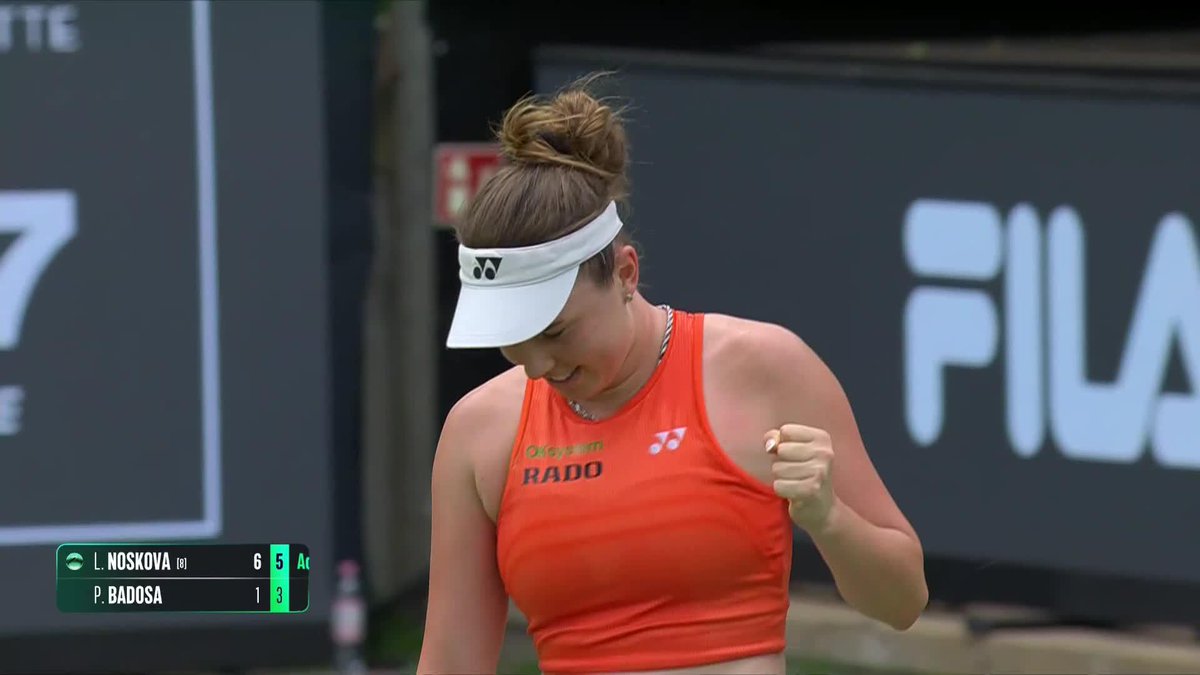 Through in 2! 👊 Some wonderful hitting from Linda Noskova, as she defeats Badosa 6-1, 6-3 to become a Berlin semifinalist! #BTO26