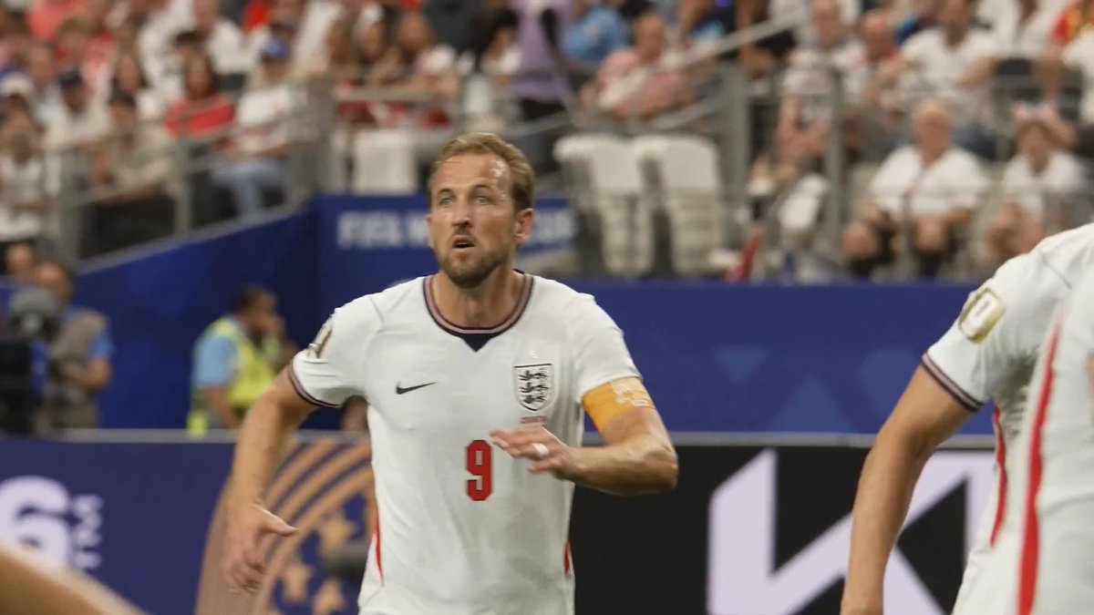 The moment Harry Kane matched Gary Lineker’s World Cup scoring record of 10 goals 🙌