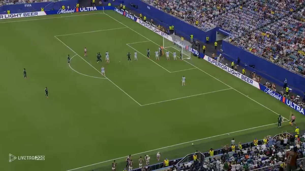 واحدة من افكار المنتخب السعودي في الكرات الثابتة بالكاميرا التكتيكية